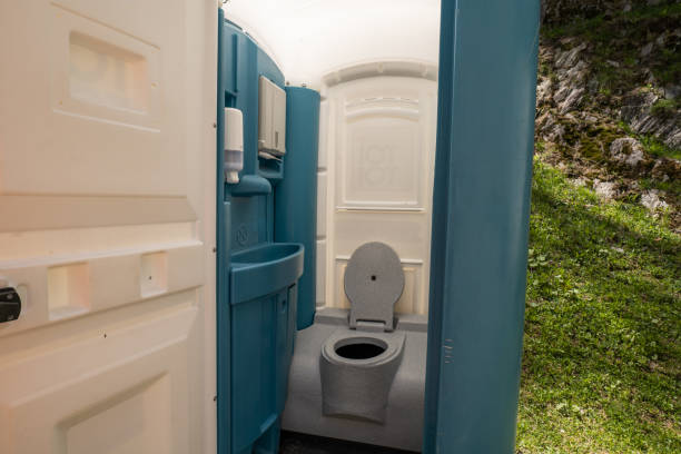Best Portable restroom trailer rental  in Swedesboro, NJ